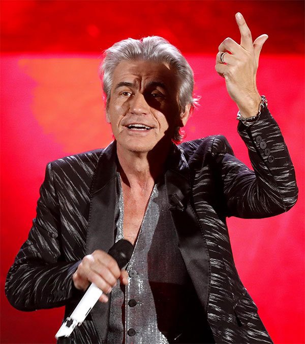 Con Dio è morto, Ligabue incanta Sanremo