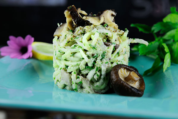 Spaghetti di Daikon con funghi Shitake