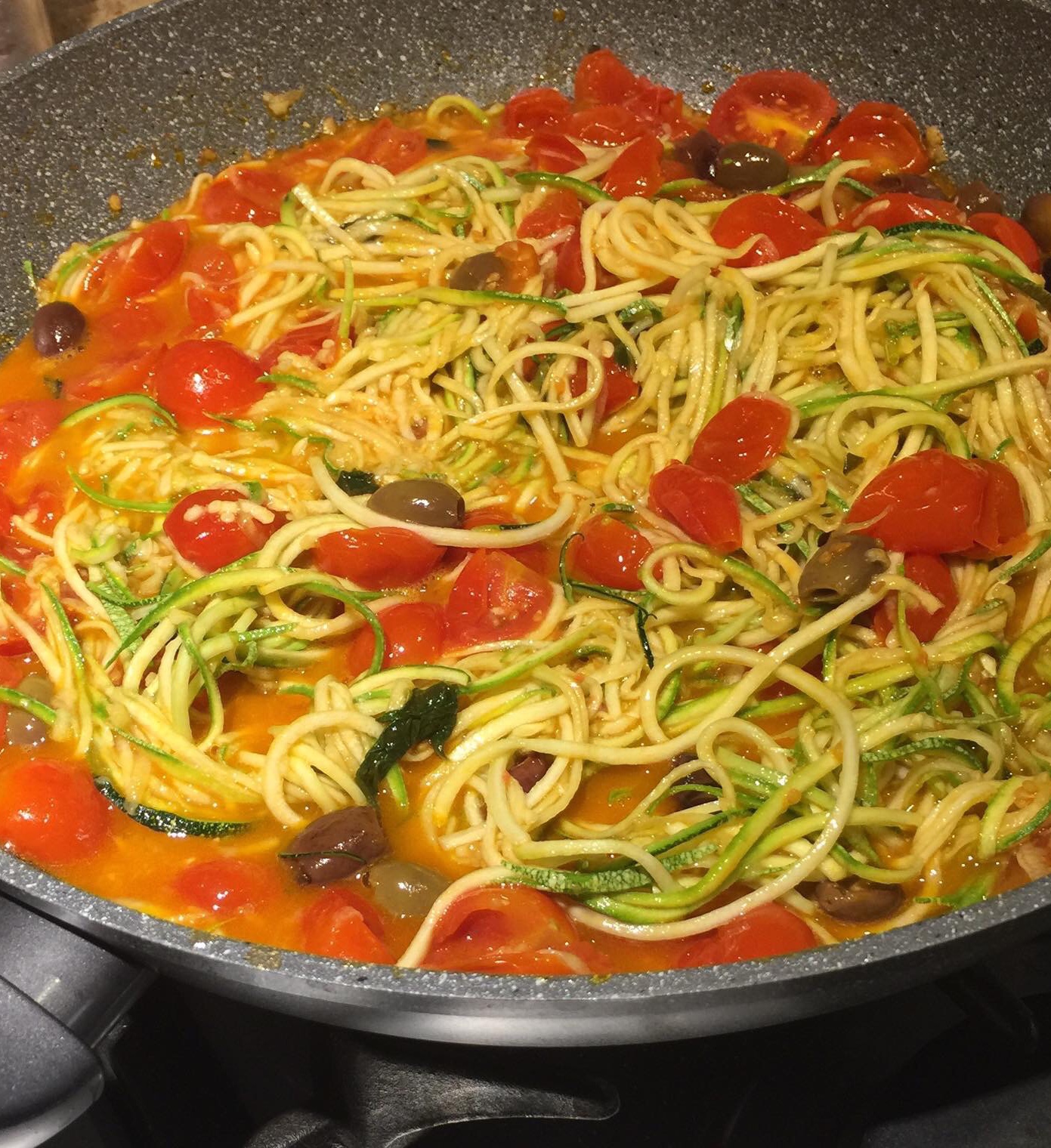Spadellata di spaghetti e zucchine