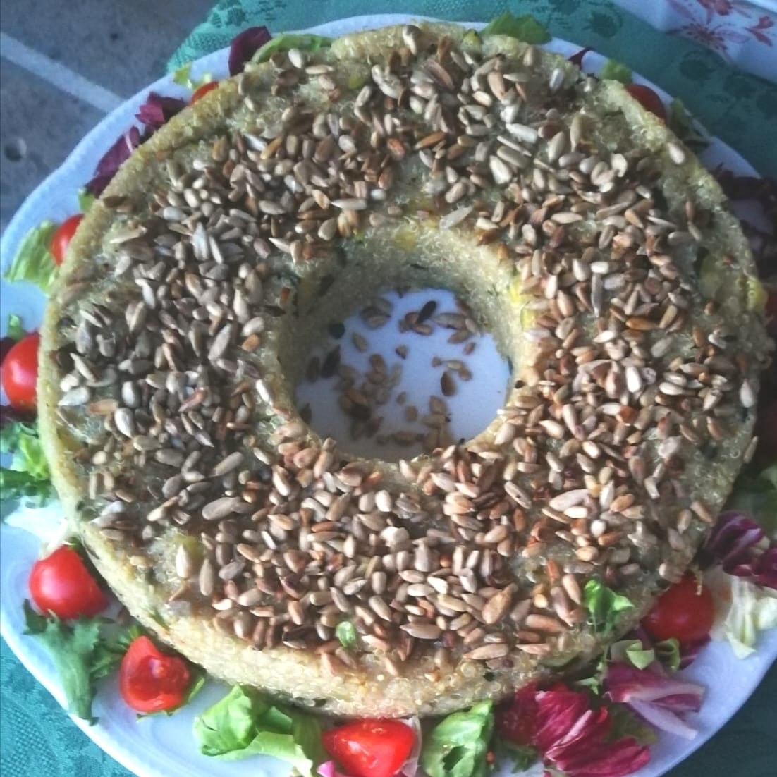 Ciambella di Quinoa ai semi di girasole