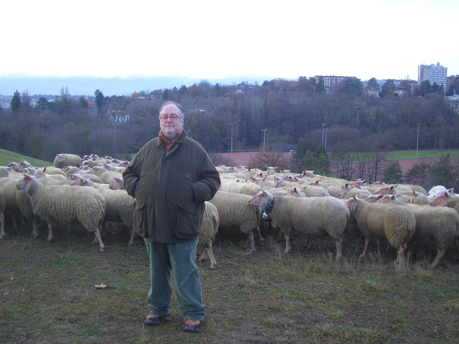 Edoardo Raspelli-” Melaverde” a Ginevra tra gli allevamenti di pecore